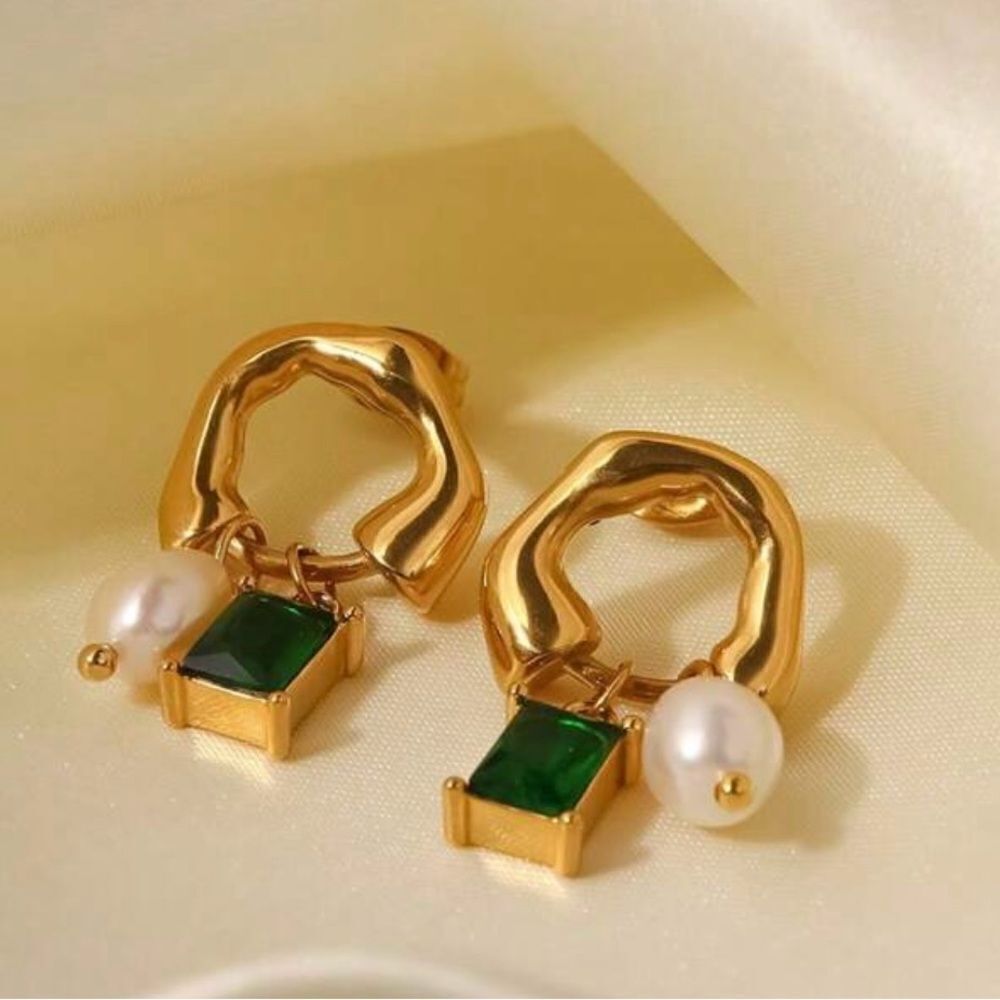 Vintage style earrings N670